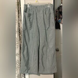 Wide leg cropped pants